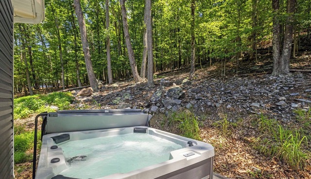 The Blue Jay | New House in the Woods w/Hot Tub