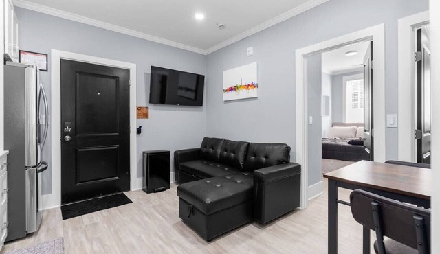The Capitol Suite + 2 Bed Unit +Private Parking