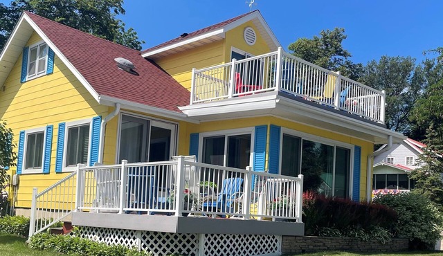 The Great Escape Sleeps 10 Comfortably (6 beds) & Awesome Lake Views!