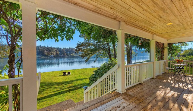 'the Hammersley' Luxury Waterfront Estate!