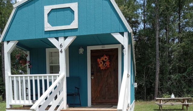 The Meadow View Tiny House - Quiet & Private, Close to Town in Wiggins