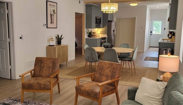 The Mint Julep! Upstairs 3BD 2BA Next to Brewery