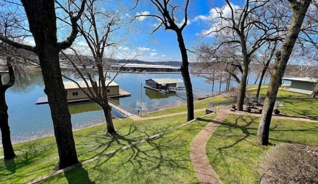 The Nautical Nook - lake front house on Duck Creek