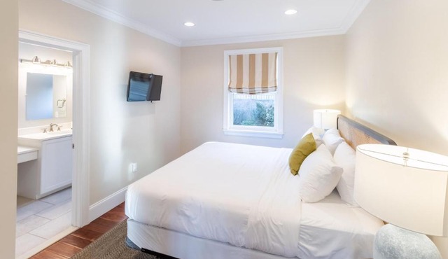 The Newport Lofts - 546 Thames Street