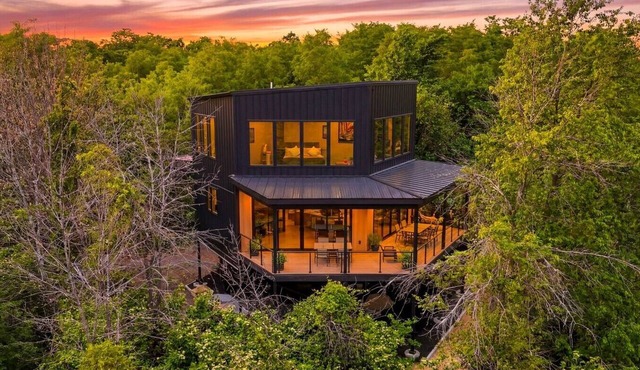 The Outlook Treehouse & Lavender Farm