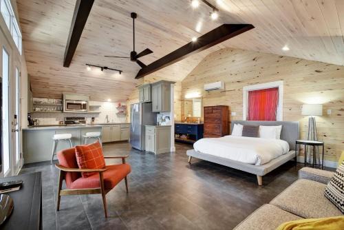 The SoCo Studio by Lodgewell - 2 cute 2 b 4 gotten