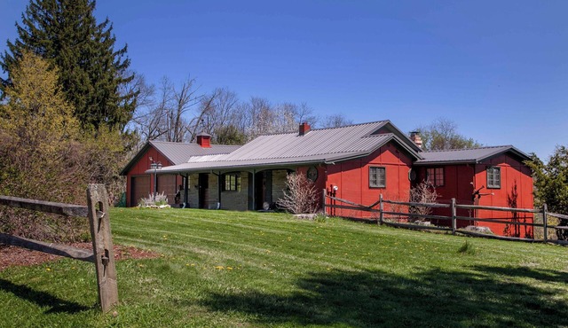 This 2 bedroom, 2 bath home is ideal for a family retreat to the Finger Lakes.