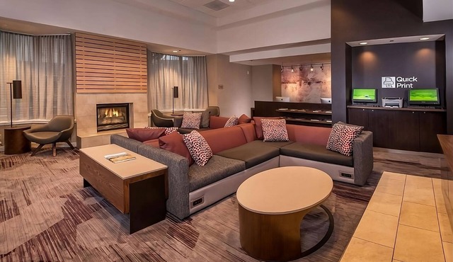 Three Units Near US Holocaust Memorial Museum! On-site Parking, Pet-friendly
