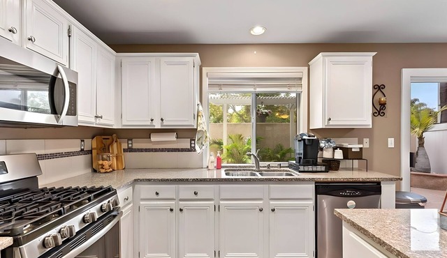 Tranquil RSM Home - Scenic Views - deal Location near Parks, Trails, and Shops