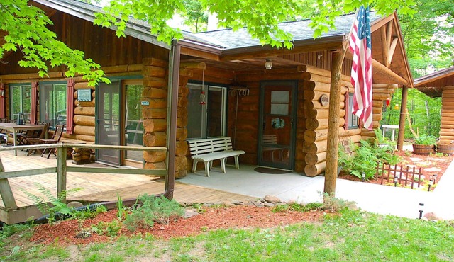 True Log Cabin on Pristine Spider Lake - Wooded Private