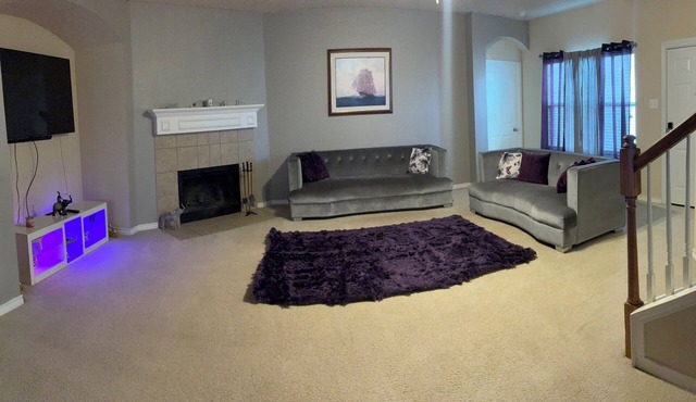 Trunks up! Spacious 3-bd house close enough for fun,far enough for peace & quiet
