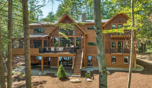 Ultimate luxury on Winnipesaukee Sleeps 18 Huge Beach