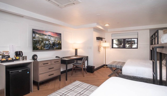Upscale Vail Retreat | 1 Suites | 0.8 mi to Adventure Ridge