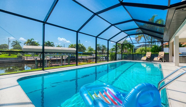 VILLA BOATERS DREAM – HEATED POOL & SPA | GULF ACCESS | BOAT RENTAL + TOURS VOUCHER INCL.