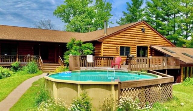 Village Creek Lodge 7 BR w/Hot Tub & Pool