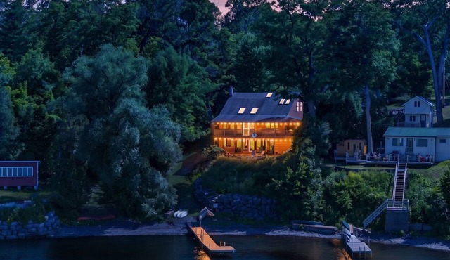 Waterfront 3BR/3BA — Summer Lake Escape, Fire Pit, Grill, Deck & Sunsets