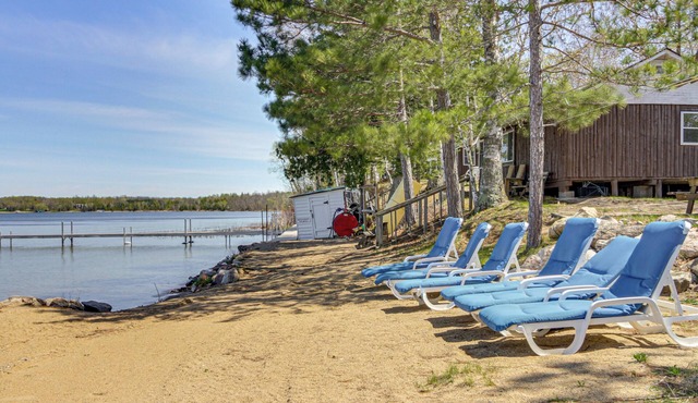 Waterfront Hideaway on Gull Lake: Fish & Boat!
