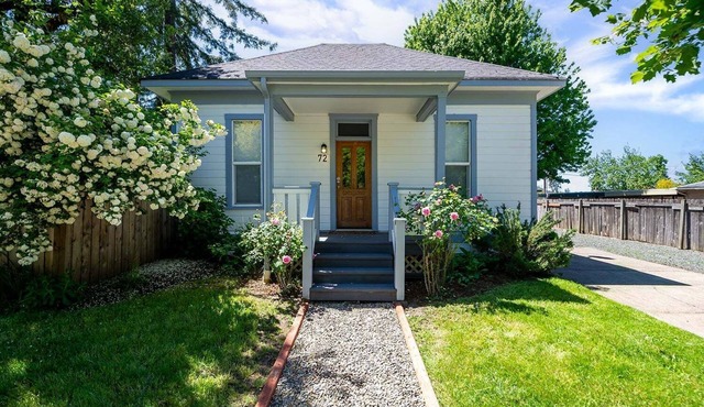 White Lotus in Eugene, just minutes from downtown, sleeps 4