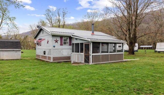 Wood Stove, Fire Pit, Kayaks - 2 Min Walk to River