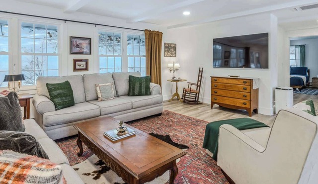 Woodstock Way Ranch on Private Wooded Acres