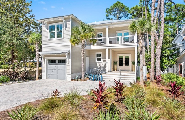 Book a Fall Getaway Today! Private Heated Pool! 5 Adult Bikes! Short Bike Ride to the Beach!