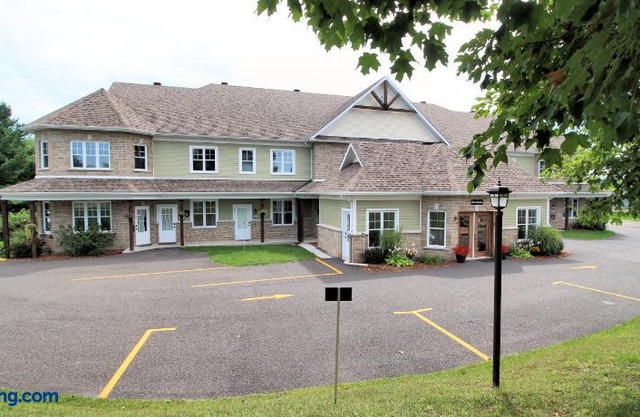 Condo Le Champlain-102 in Bromont
