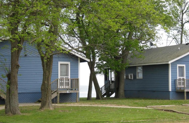Virginia Landing Camping Resort Cabin 14
