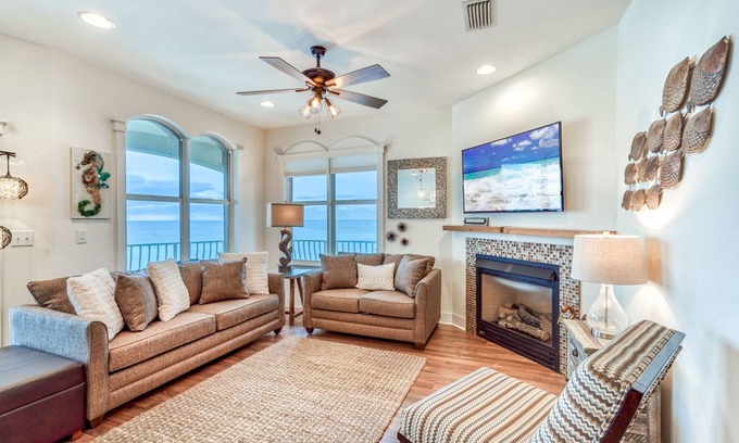 Seacrest Condo | 135 m² Condo ∙ 3 bedrooms ∙ 8 guests