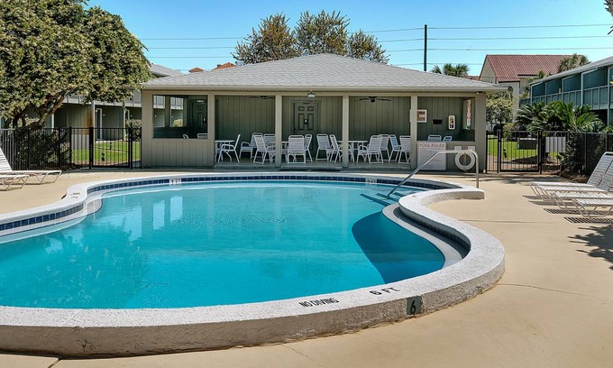 Seagrove Beach Apartment | 47 m² Apartment ∙ 1 bedroom ∙ 4 guests