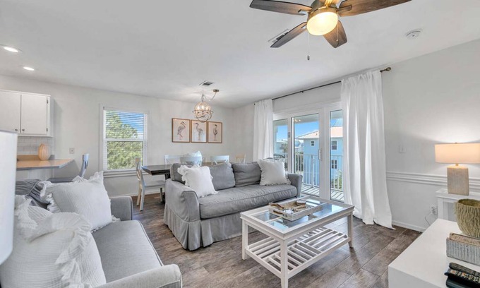 Seagrove Beach Condo | 96 m² Condo ∙ 3 bedrooms ∙ 6 guests