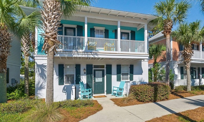 Seagrove Beach House | BUNGALOWS @ SEAGROVE! COMMUNITY POOL! CLOSE TO THE BEACH!