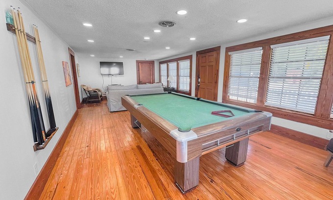 Grayton Beach House | "Cole Bin" | 3-Minutes to the Beach | Dog-Friendly | Near Redbar and Choringos restaurants