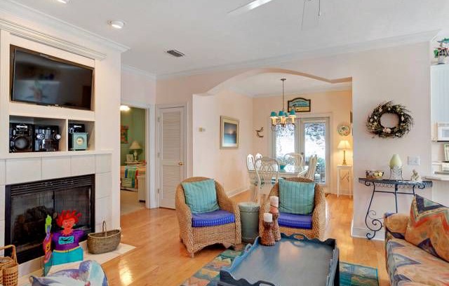 Gulf Mist House | Cozy Home Located in the Heart of Seagrove Beach with easy beach access!! Close to Famous Seaside
