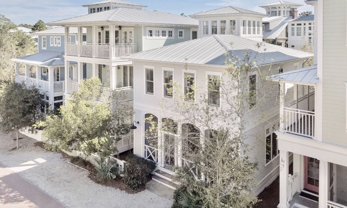 Seaside House | Seaside "Phenomenon"| 3 BR| Sleeps 8| 2 KINGS |Bikes