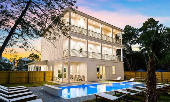 Seagrove Beach House | Steps to Beach! Cart, Pool & Spa - Seagrove Palace
