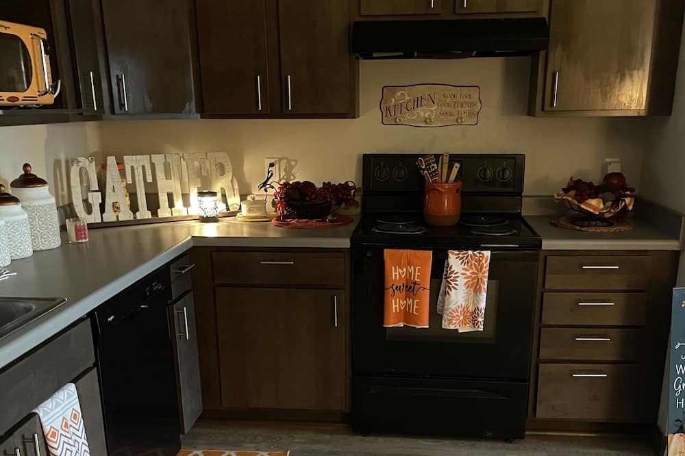 Sun Prairie Apartment | Cute cozy 2 bedroom apartment