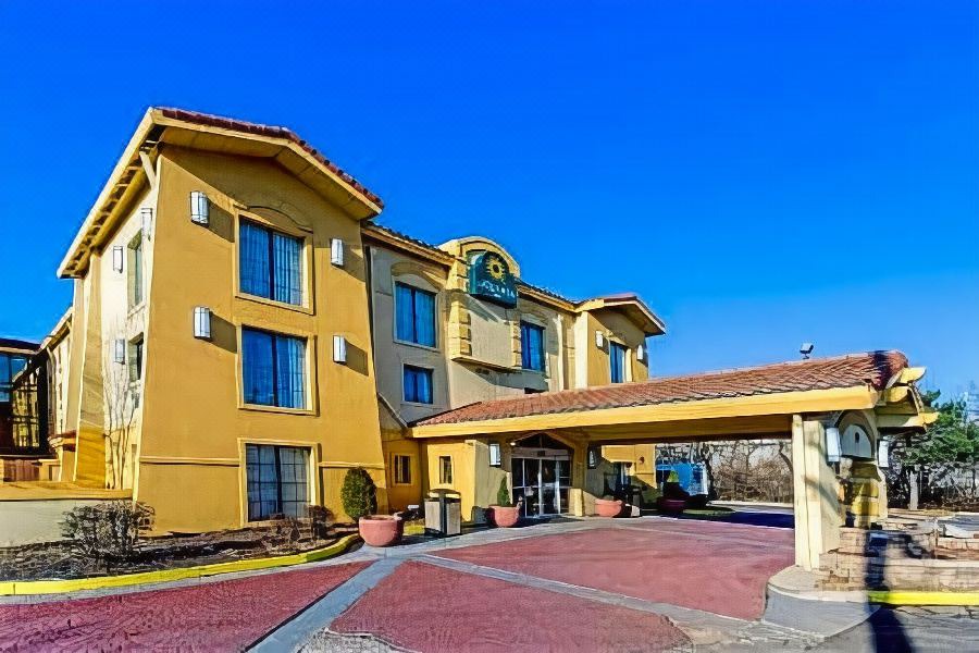 Photo of Buildings in Elk Grove Village