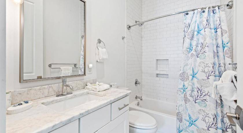 Photo of Bathroom in Greenway Park