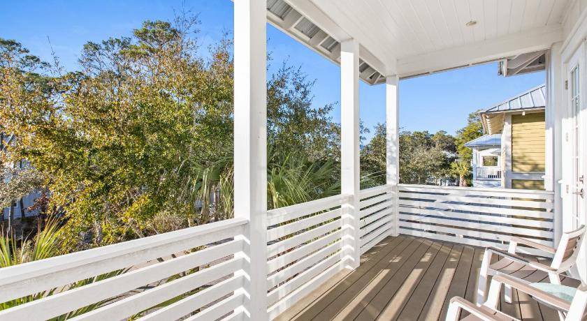 Photo of Patio Balcony in Greenway Park