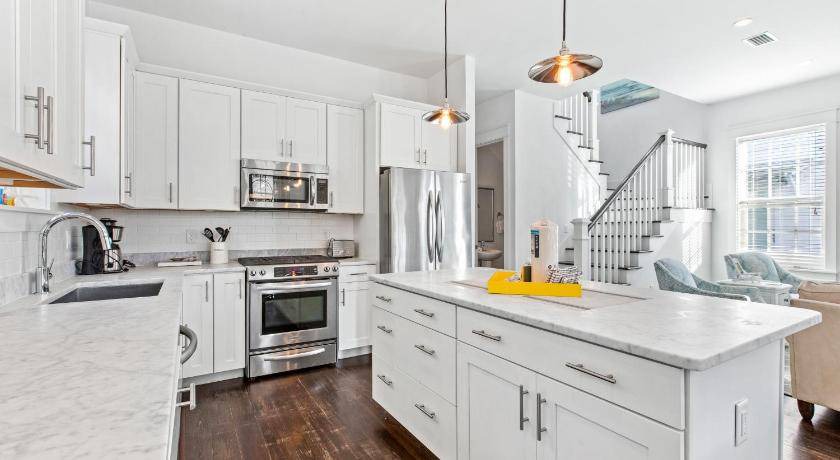 Photo of Kitchen in Greenway Park