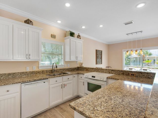 Photo of Kitchen in Gulf Mist