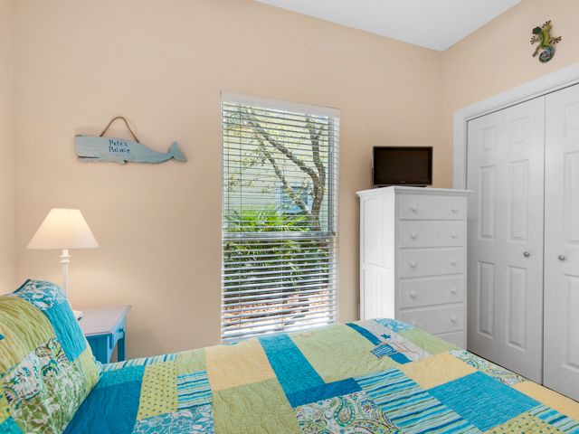Photo of Bedroom in Gulf Mist