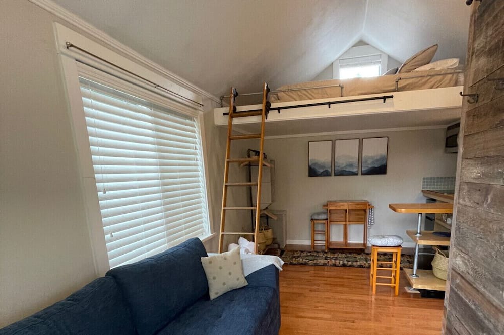Photo of Livingroom in Alberta Arts District