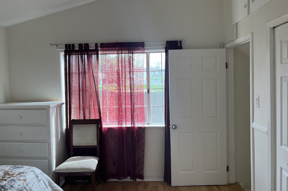 Photo of Bedroom in Lake Elsinore