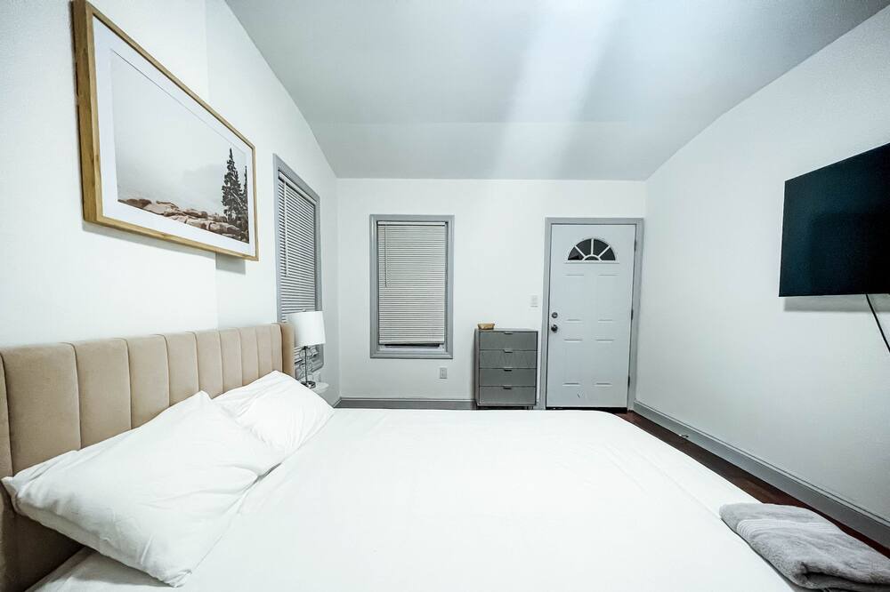 Photo of Bedroom in Queens