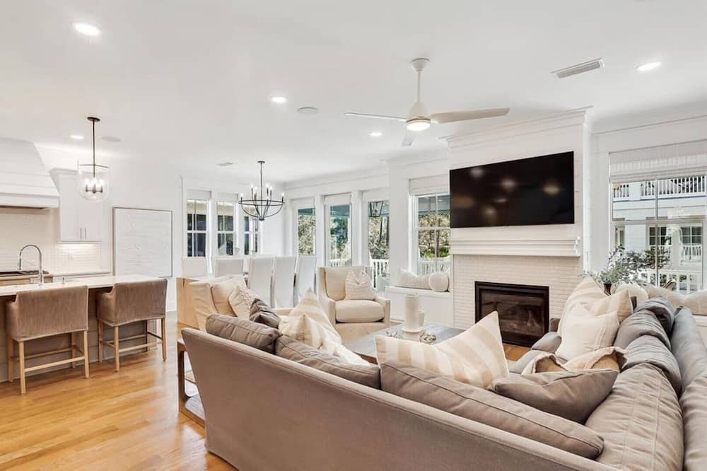 Photo of Livingroom in WaterSound West Beach