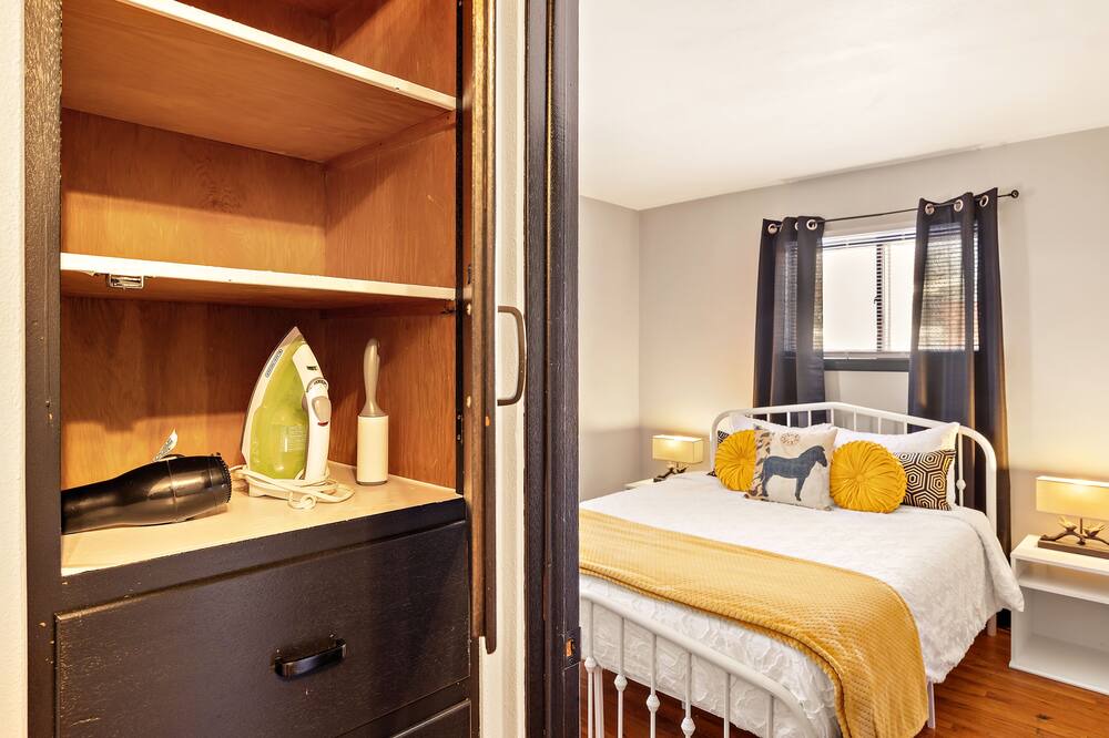 Photo of Bedroom in Yorkville