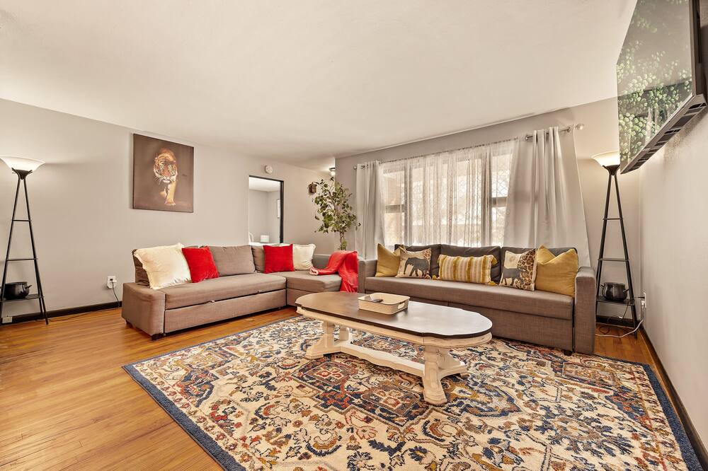 Photo of Livingroom in Yorkville