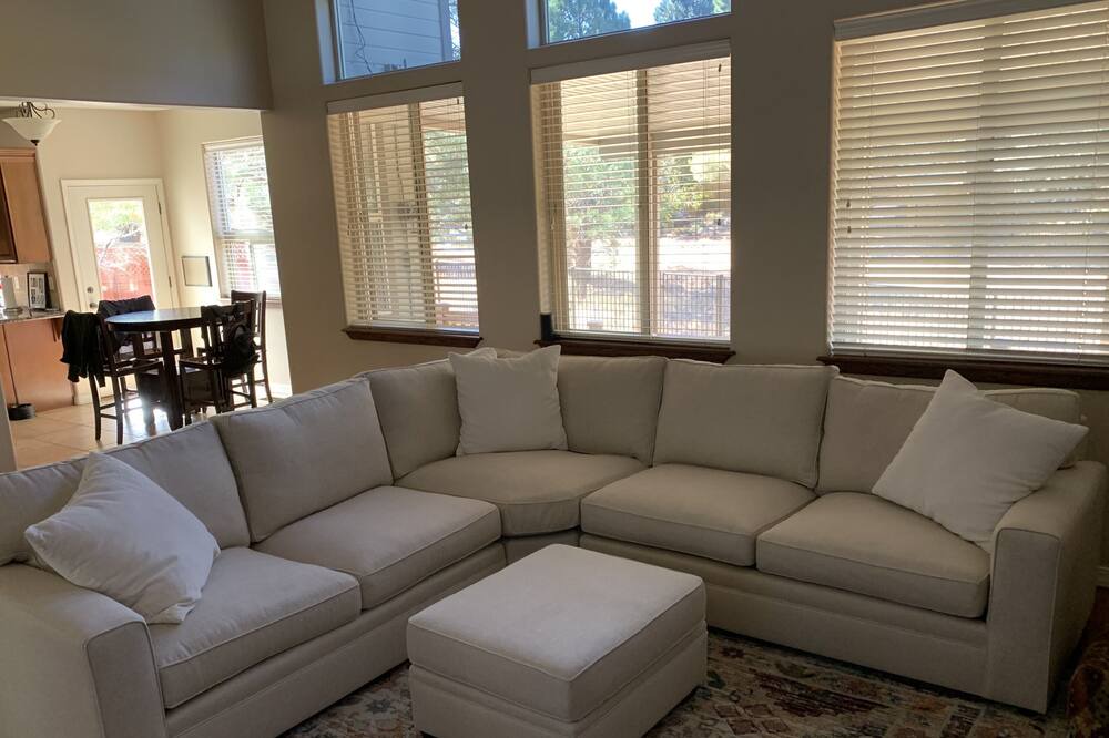 Photo of Livingroom in Ponderosa Trails