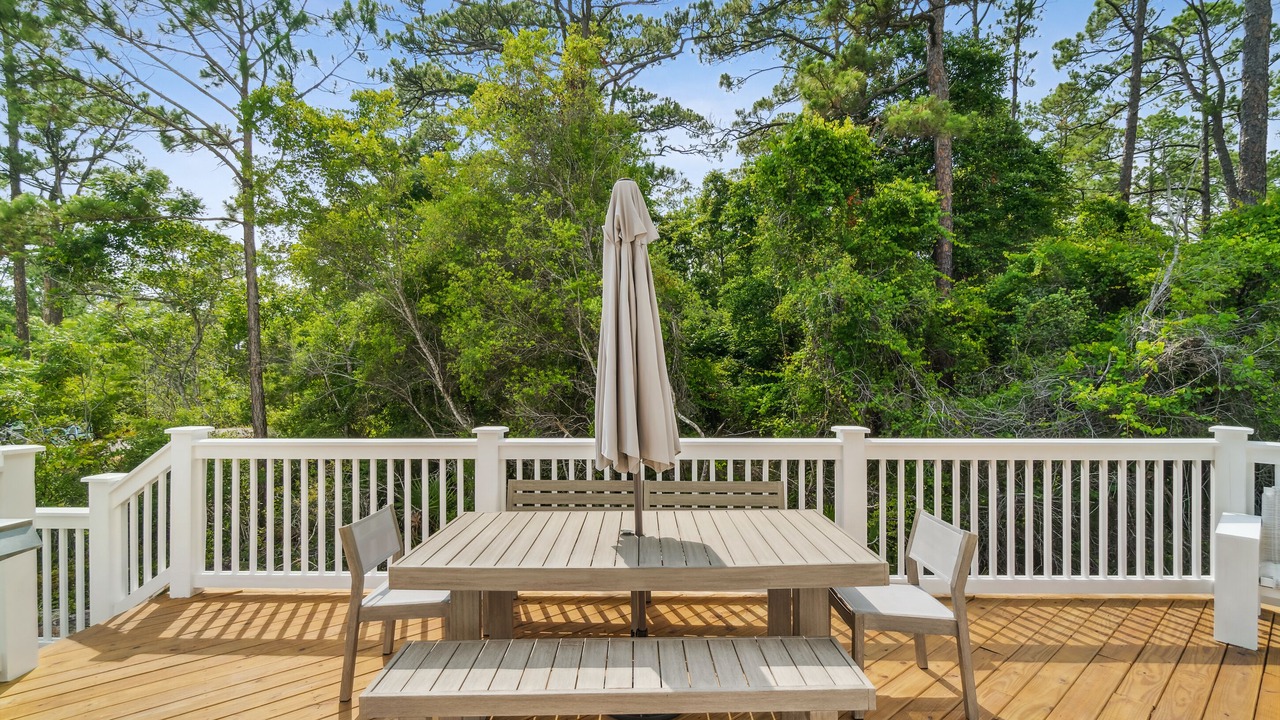 Photo of Patio Balcony in Treetop